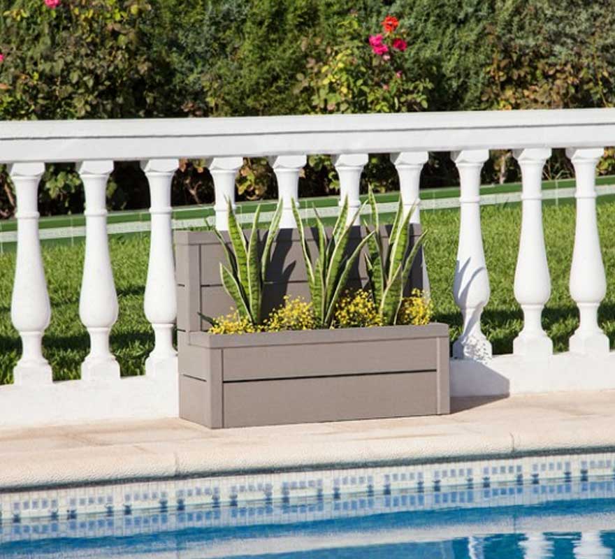 Jardineras de Madera Tecnológica para Piscinas