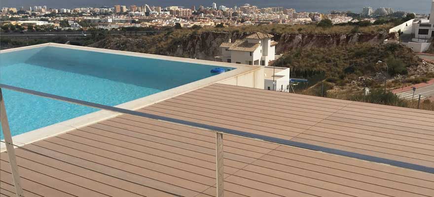 Tarimas de Exterior de Madera Tecnológica para Solarium